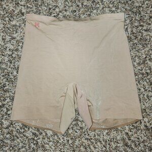 Ruby Ribbon Sculpting Shorts Size Medium